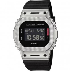 Мъжки Часовник Casio G-SHOCK GM-5600M-1ER с Безел от Неръждаема Стомана и Водоустойчивост 200 м