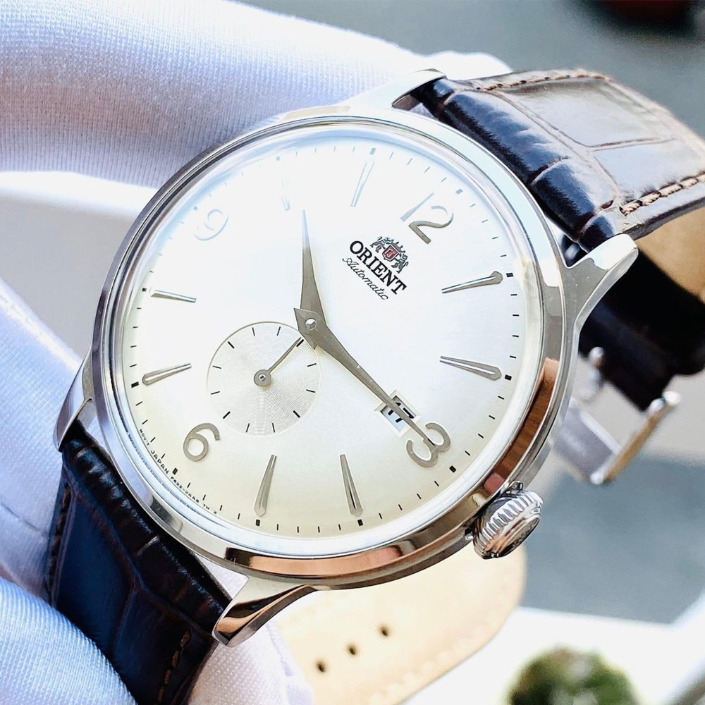 Мъжки Автоматичен Часовник Orient RA-AP0002S с Бял Циферблат и Кафява Кожена Каишка